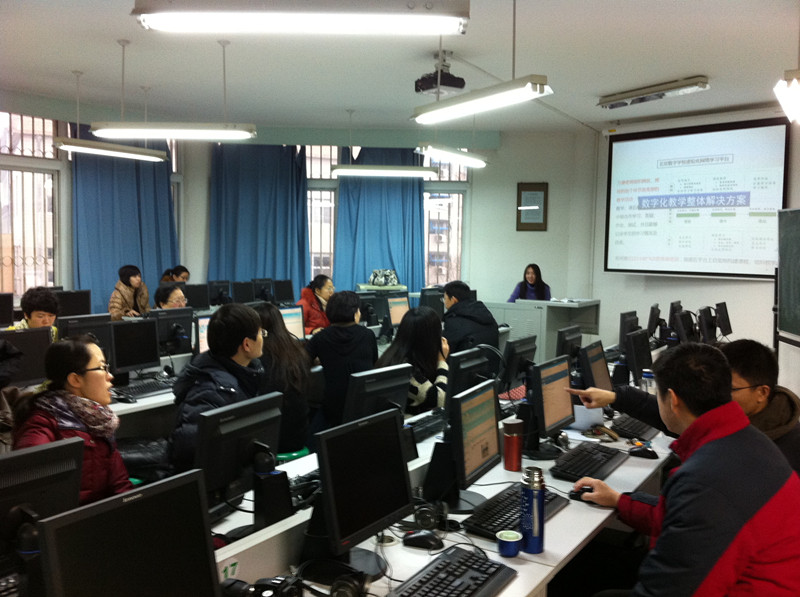 121212四中語文學(xué)科培訓(xùn)01_副本.jpg